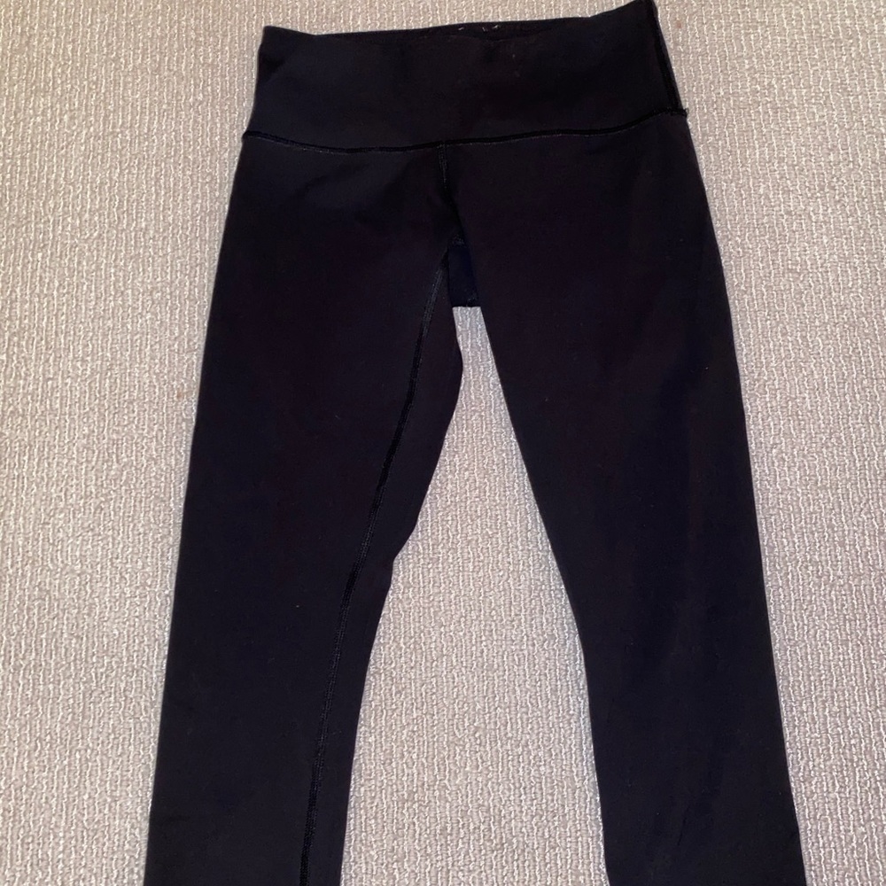 Lululemon Cropped Wunder Under leggings